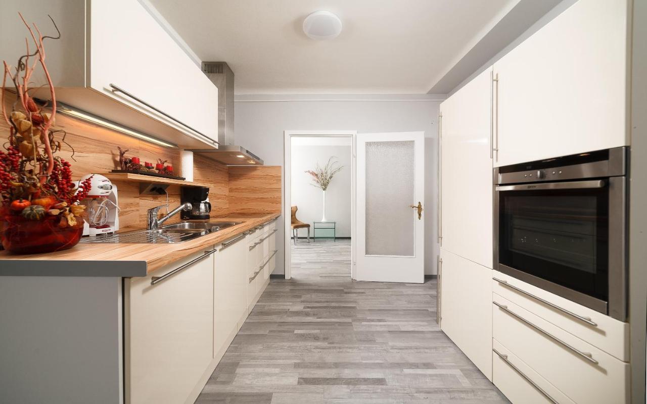Rare Hidden 1bd Gem On Shopping Street Near Schoenbrunn W Lift Access Apartment Wien